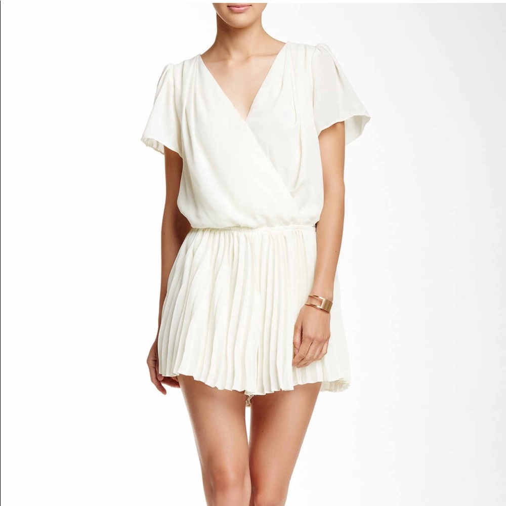 Soieblu skort romper in ivory - size small